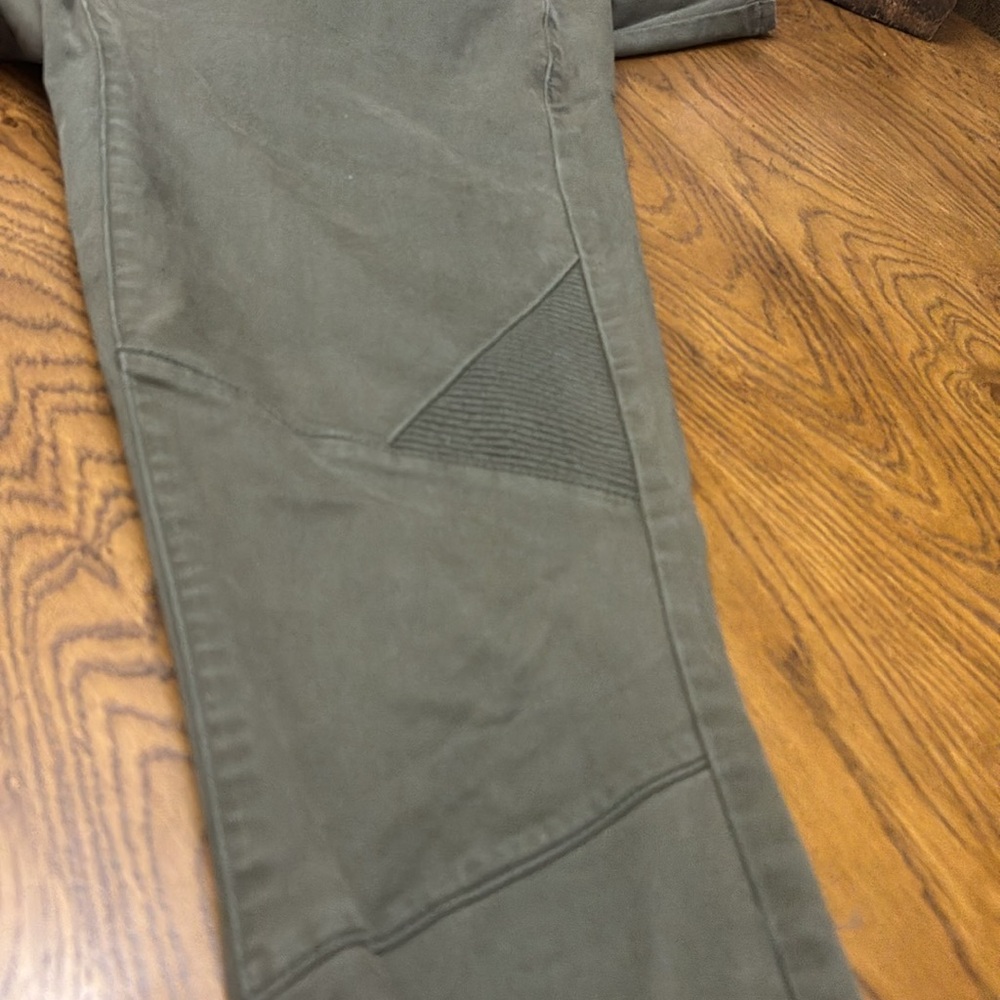 DYNAMITE Kate Skinny Khaki Pants - Picture 4 of 9